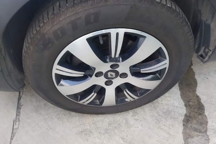 Used Renault Captur 2015 1.2T Automatic Standard Edition Exterior 4