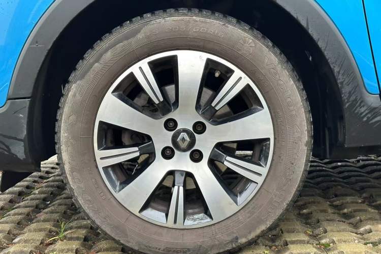 Used Renault Captur 2015 1.2T Automatic Standard Edition Exterior 9