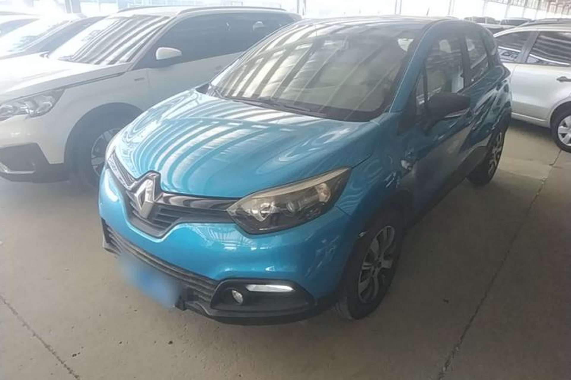 Used Renault Captur 2015 1.2T Automatic Standard Edition Front Left 45 Deg