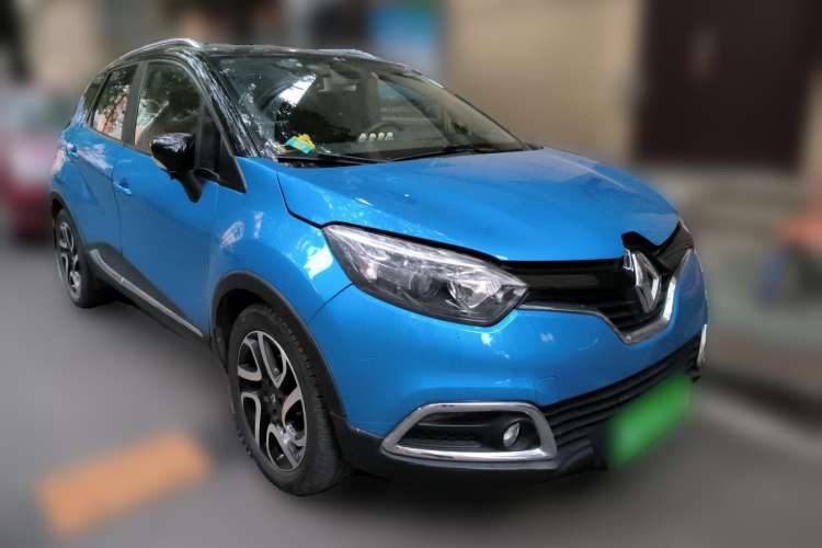 Used Renault Captur 2015 1.2T Automatic Comfort First Edition Front Right 45 Deg