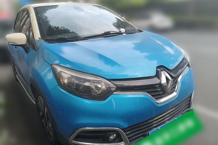 Used Renault Captur 2015 1.2T Automatic Comfort First Edition Front Right 45 Deg