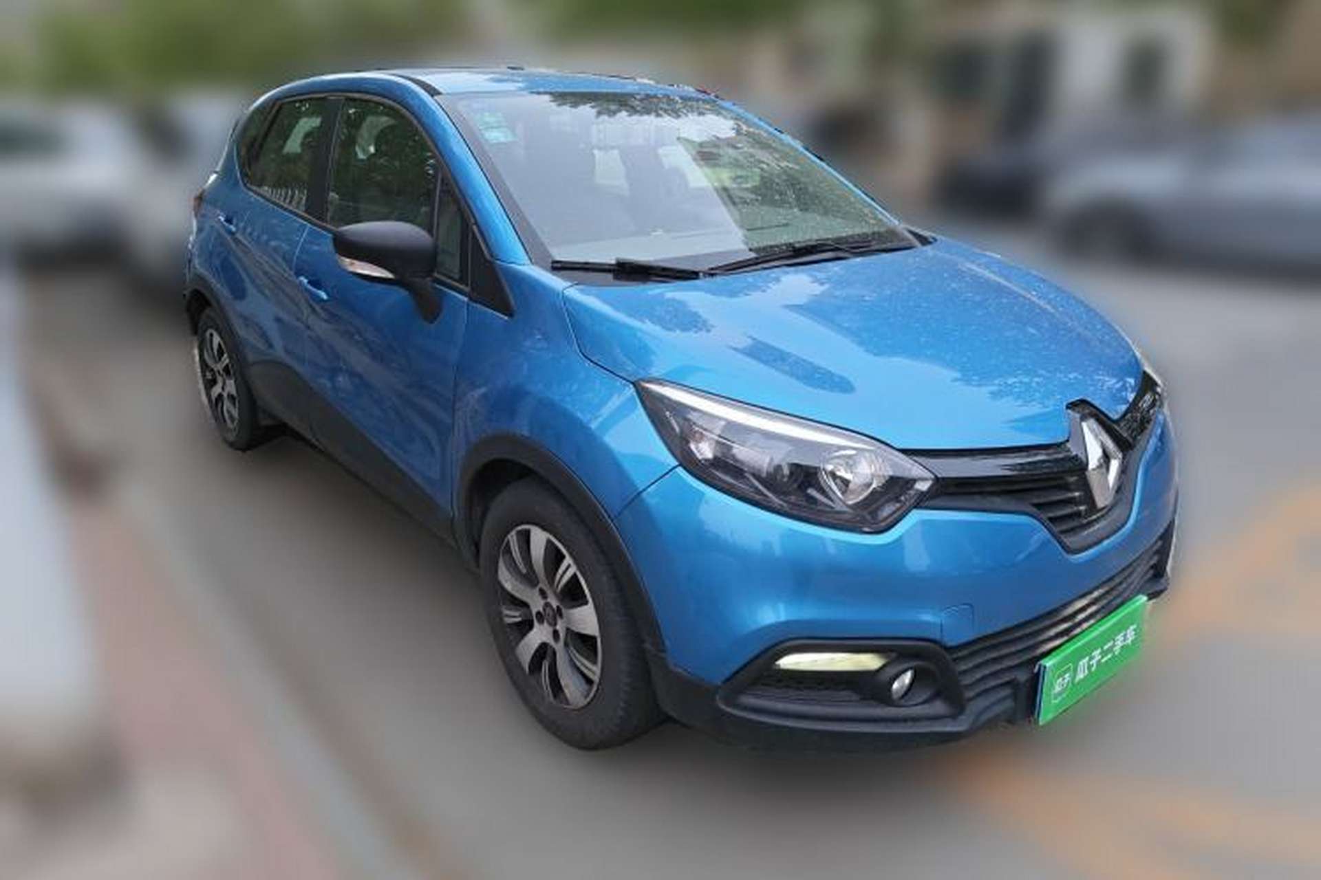 Used Renault Captur 2015 1.2T Automatic Standard Edition Front Right 45 Deg