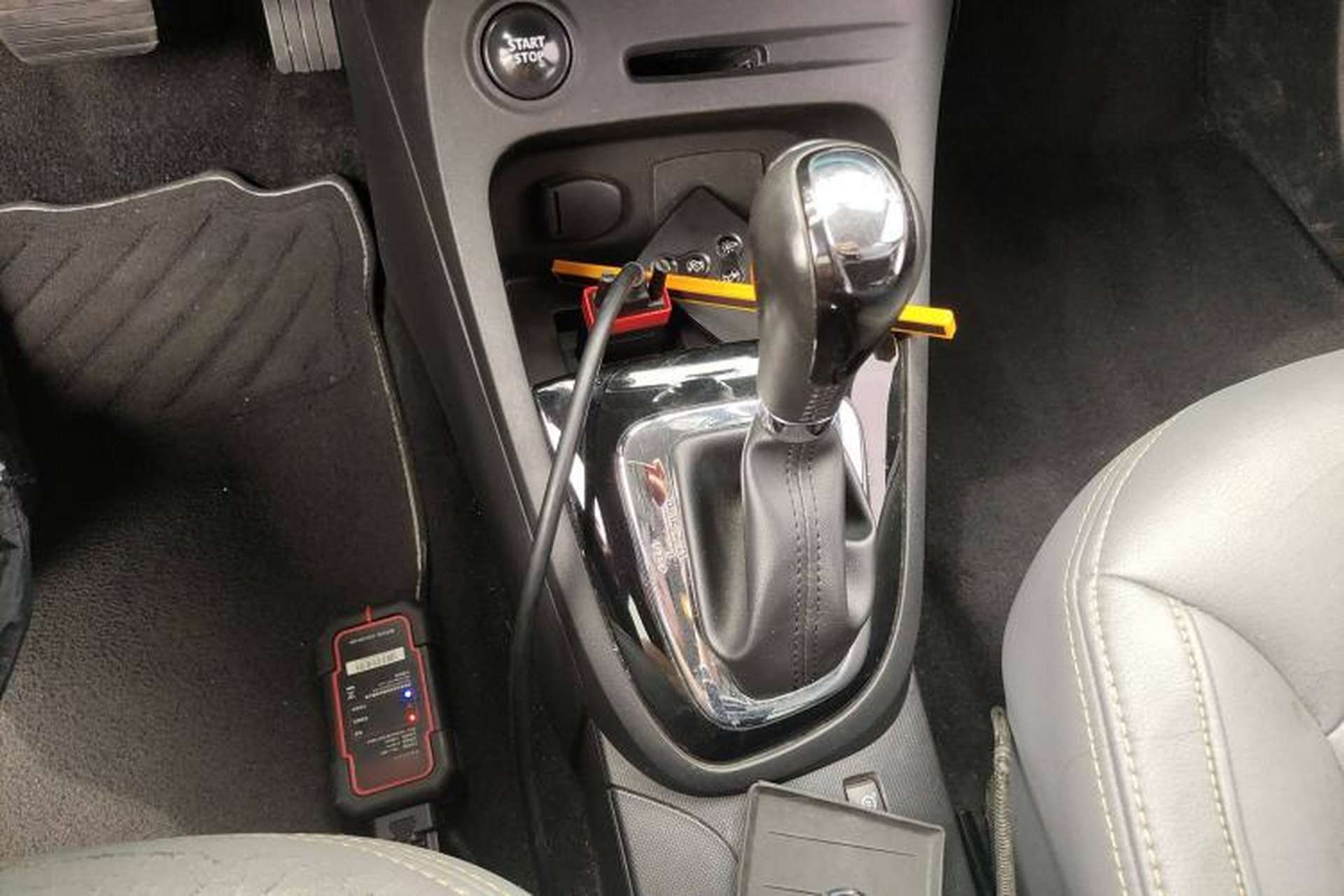 Used Renault Captur 2015 1.2T Automatic Comfort Edition Gear Lever