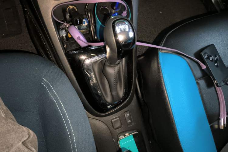 Used Renault Captur 2015 1.2T Automatic Comfort First Edition Gear Lever