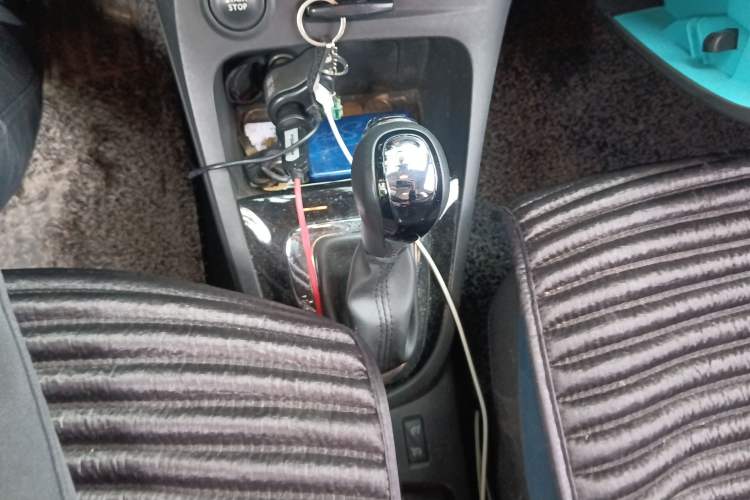Used Renault Captur 2015 1.2T Automatic Comfort Edition Gear Lever