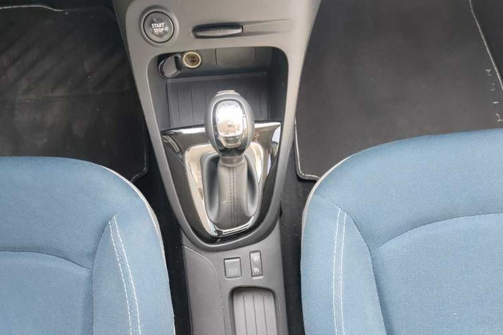 Used Renault Captur 2015 1.2T Automatic Standard Edition Gear Lever