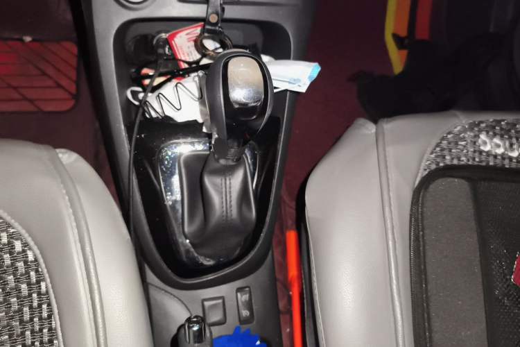 Used Renault Captur 2015 1.2T Automatic Standard Edition Gear Lever