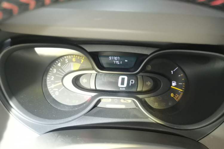 Used Renault Captur 2015 1.2T Automatic Standard Edition Instrument Cluster