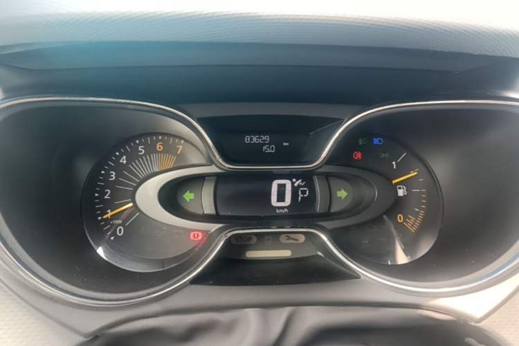 Used Renault Captur 2015 1.2T Automatic Comfort First Edition Instrument Cluster