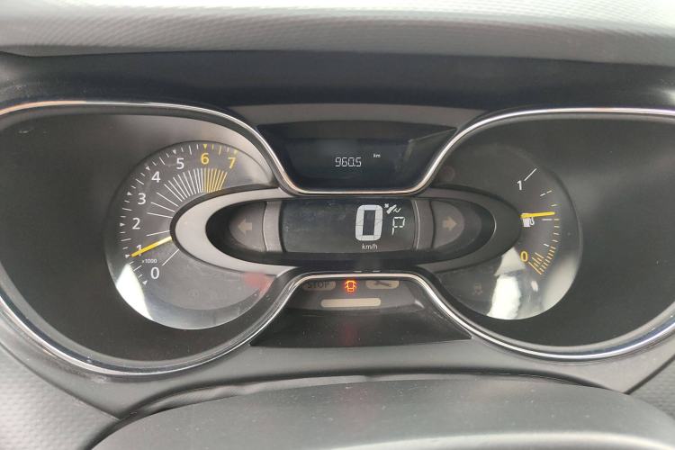 Used Renault Captur 2015 1.2T Automatic Comfort Edition Instrument Cluster