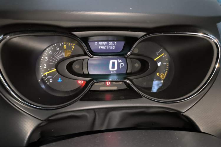 Used Renault Captur 2015 1.2T Automatic Comfort First Edition Instrument Cluster