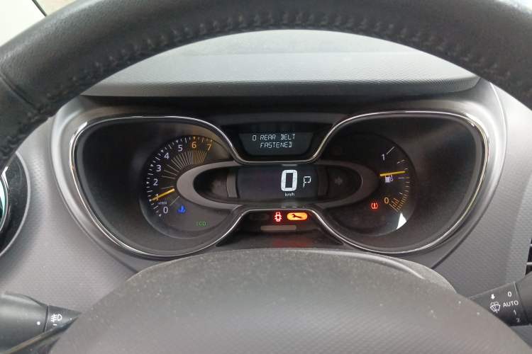 Used Renault Captur 2015 1.2T Automatic Comfort Edition Instrument Cluster