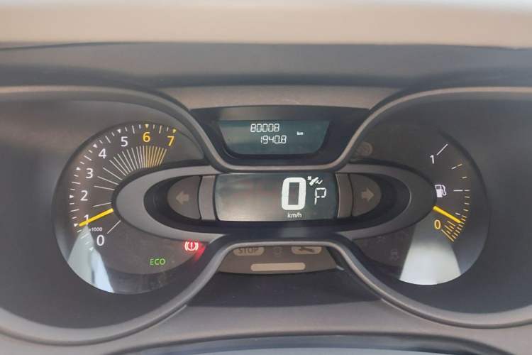 Used Renault Captur 2015 1.2T Automatic Standard Edition Instrument Cluster