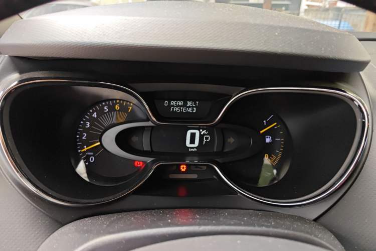 Used Renault Captur 2015 1.2T Automatic Comfort First Edition Instrument Cluster