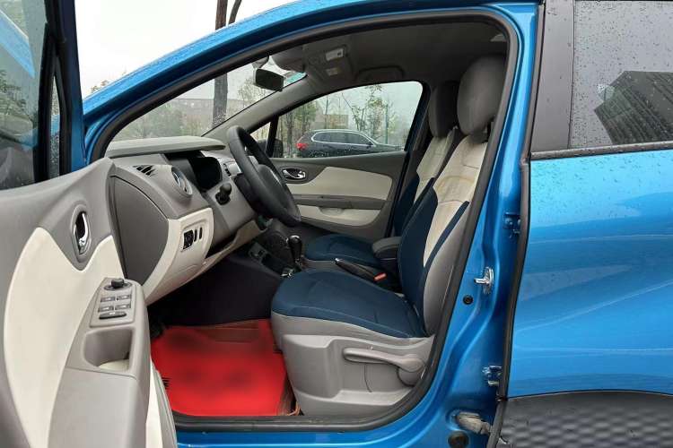 Used Renault Captur 2015 1.2T Automatic Standard Edition Interior 1