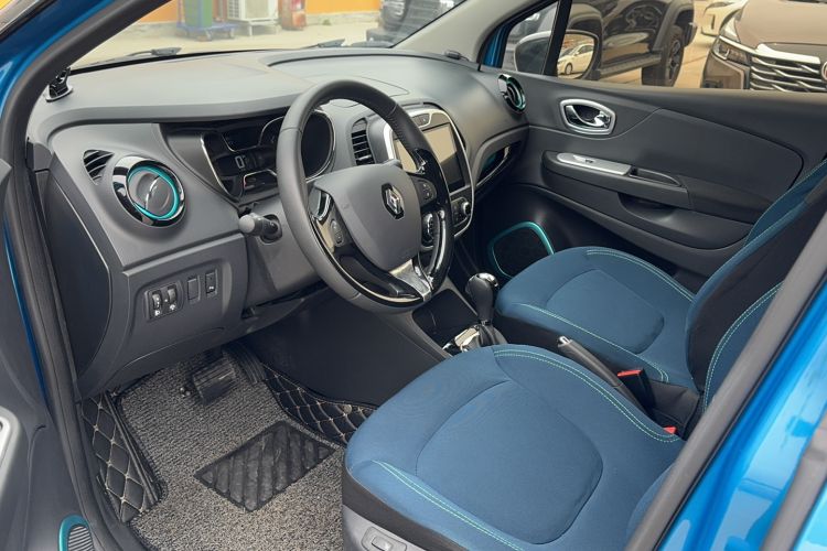 Used Renault Captur 2015 1.2T Automatic Comfort First Edition Interior 2