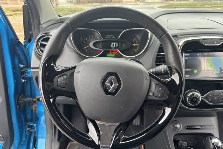 Used Renault Captur 2015 1.2T Automatic Luxury First Edition Interior 2