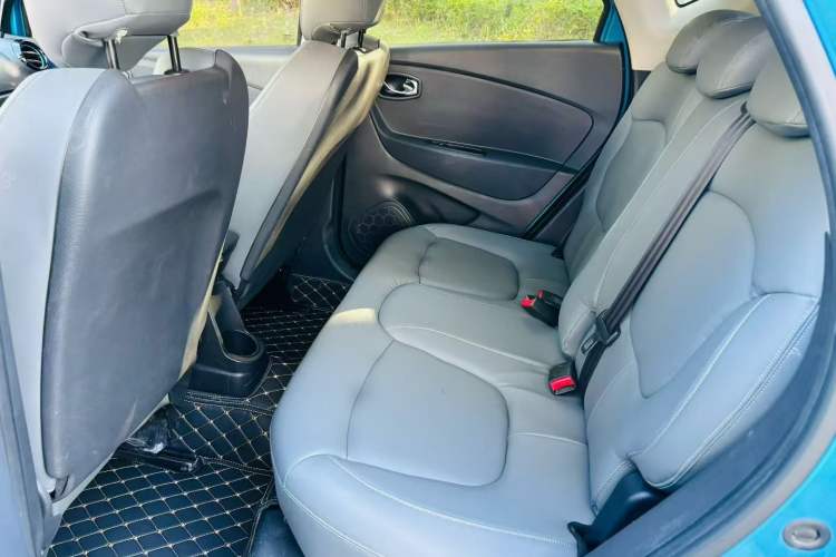Used Renault Captur 2015 1.2T Automatic Comfort Edition Interior 3
