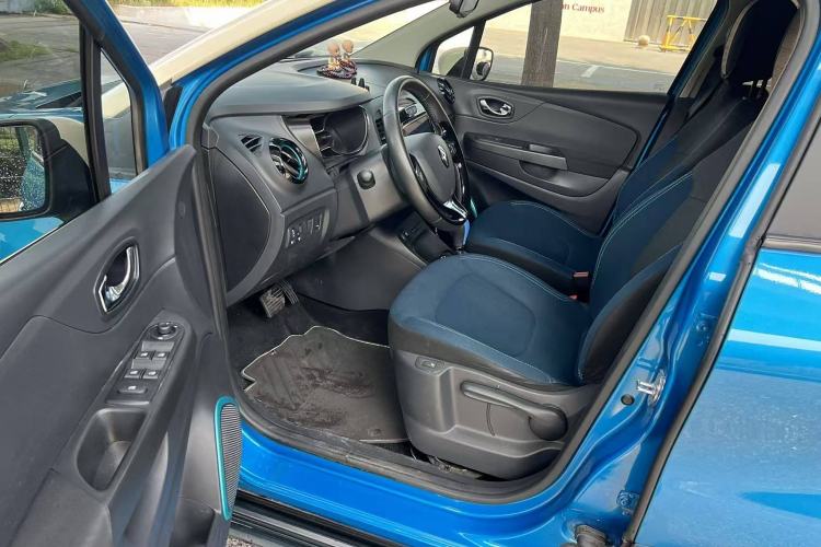 Used Renault Captur 2015 1.2T Automatic Comfort Edition Interior 3