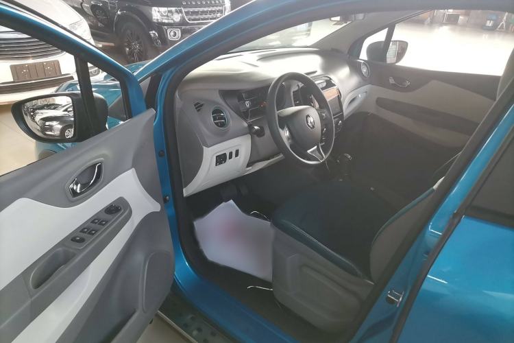 Used Renault Captur 2015 1.2T Automatic Standard Edition Interior 3