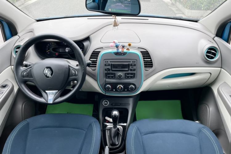 Used Renault Captur 2015 1.2T Automatic Standard Edition Interior 4