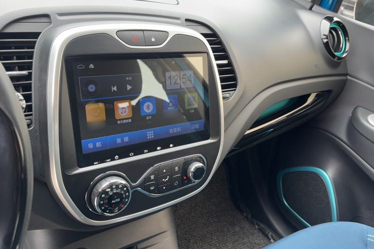 Used Renault Captur 2015 1.2T Automatic Comfort First Edition Interior 4