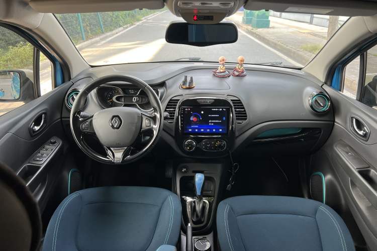 Used Renault Captur 2015 1.2T Automatic Comfort Edition Interior 4