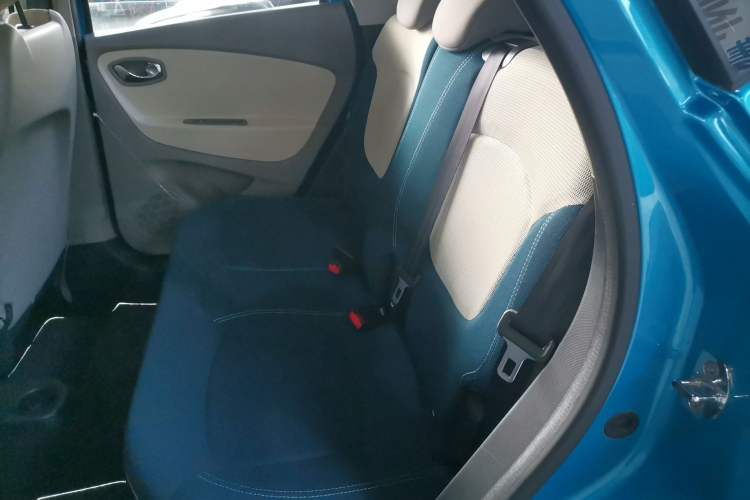 Used Renault Captur 2015 1.2T Automatic Standard Edition Interior 4