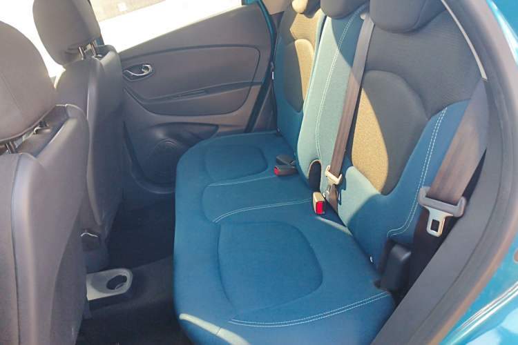 Used Renault Captur 2015 1.2T Automatic Comfort Edition Interior 4
