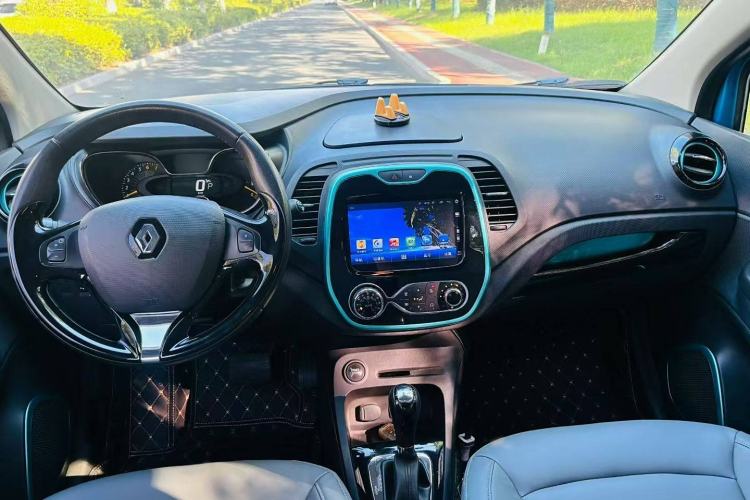 Used Renault Captur 2015 1.2T Automatic Comfort Edition Interior 5