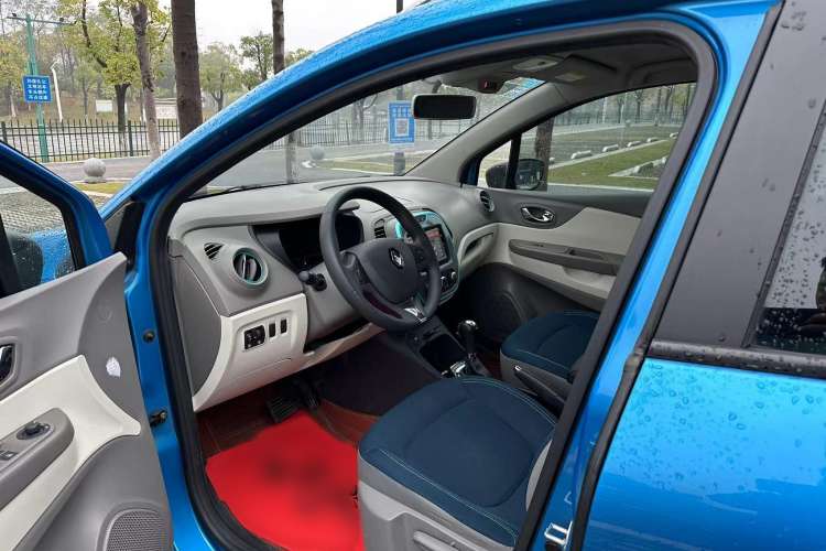 Used Renault Captur 2015 1.2T Automatic Standard Edition Interior 5