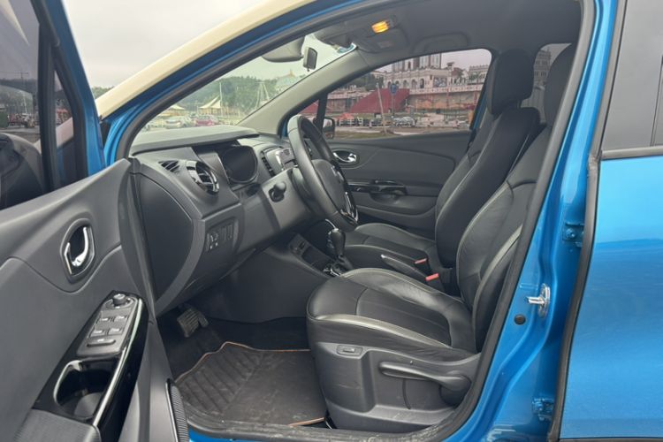 Used Renault Captur 2015 1.2T Automatic Luxury First Edition Interior 5