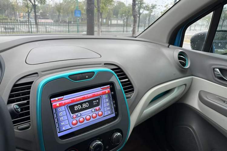 Used Renault Captur 2015 1.2T Automatic Standard Edition Interior 7