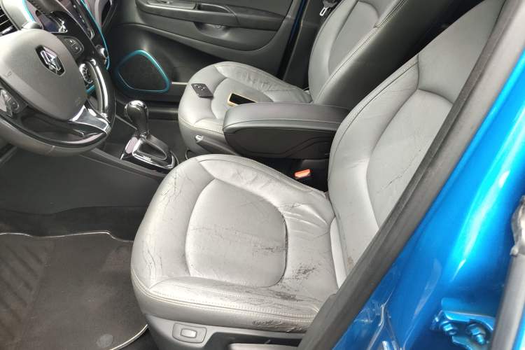 Used Renault Captur 2015 1.2T Automatic Comfort Edition Left Front Seat