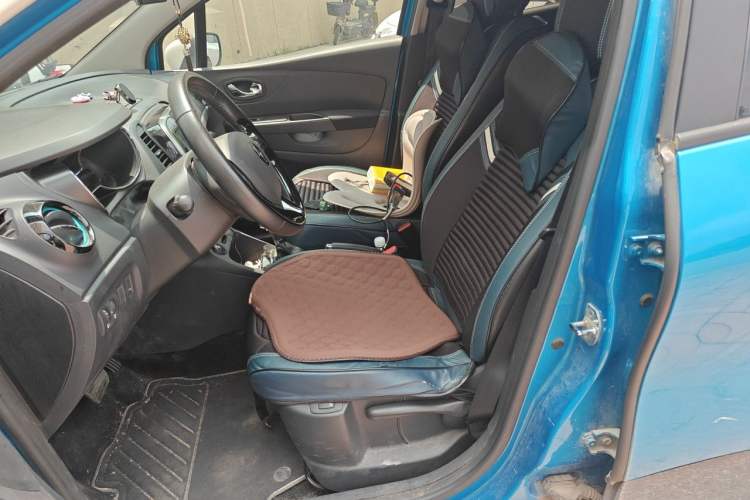 Used Renault Captur 2015 1.2T Automatic Comfort First Edition Left Front Seat