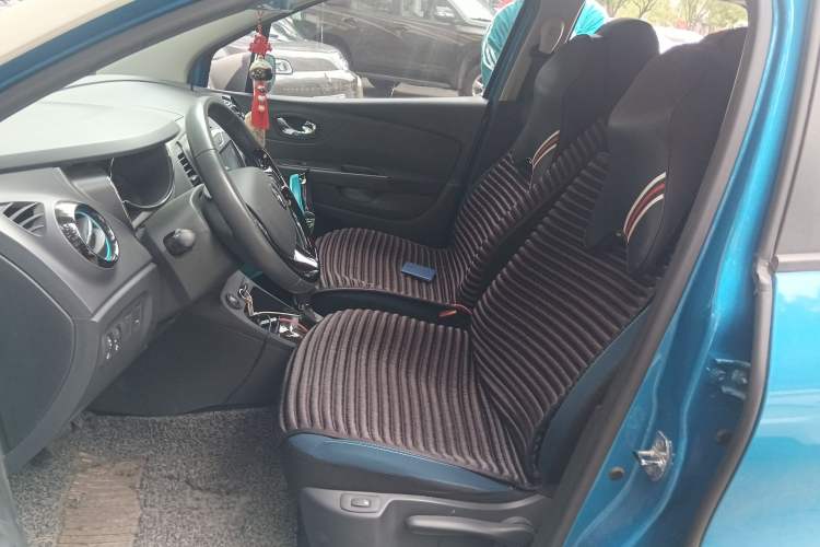 Used Renault Captur 2015 1.2T Automatic Comfort Edition Left Front Seat