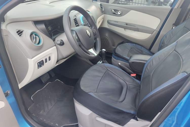 Used Renault Captur 2015 1.2T Automatic Standard Edition Left Front Seat