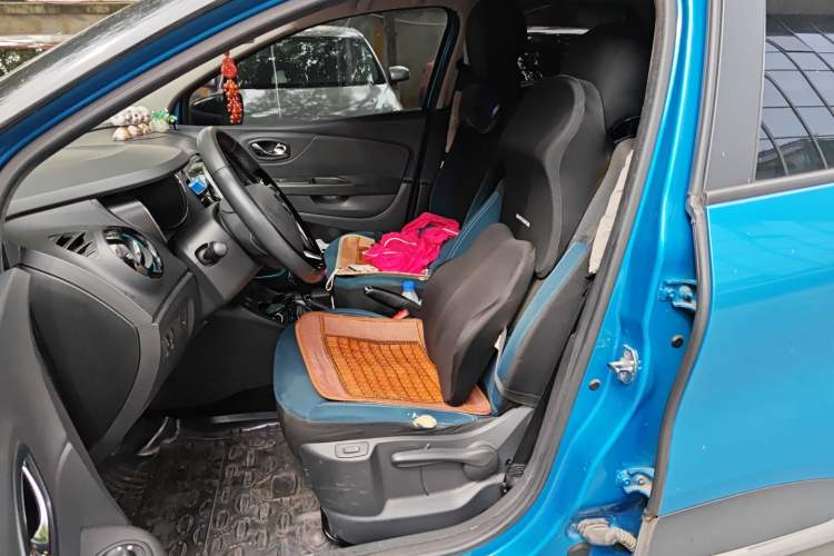 Used Renault Captur 2015 1.2T Automatic Comfort First Edition Left Front Seat