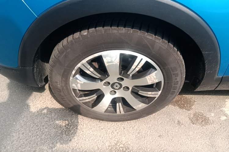 Used Renault Captur 2015 1.2T Automatic Comfort First Edition Left Front Wheel Hub