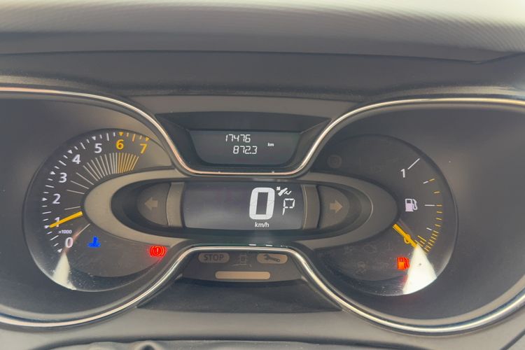 Used Renault Captur 2015 1.2T Automatic Comfort First Edition Odometer Close Up