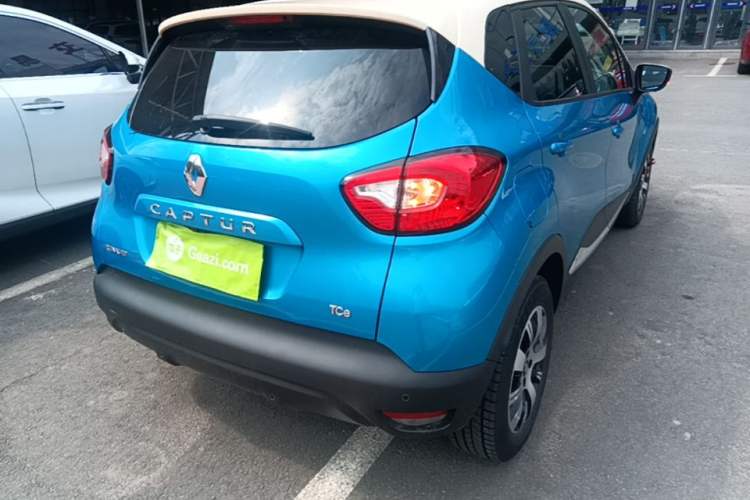 Used Renault Captur 2015 1.2T Automatic Comfort First Edition Rear Right 45 Deg