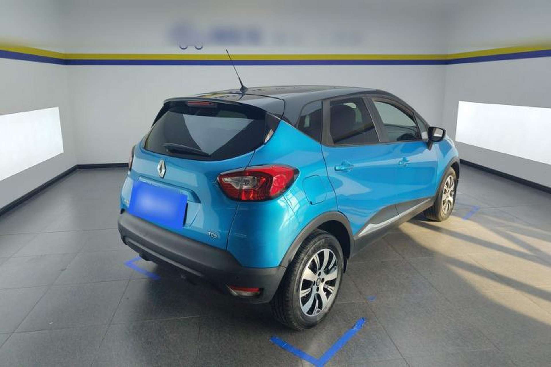 Used Renault Captur 2015 1.2T Automatic Comfort Edition Rear Right 45 Deg