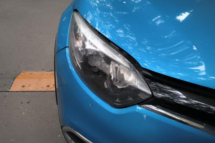 Used Renault Captur 2015 1.2T Automatic Comfort First Edition Right Front Headlight
