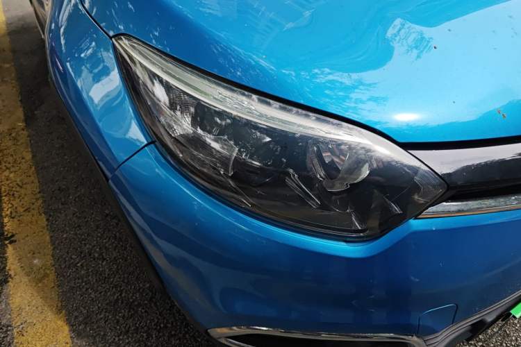 Used Renault Captur 2015 1.2T Automatic Comfort First Edition Right Front Headlight
