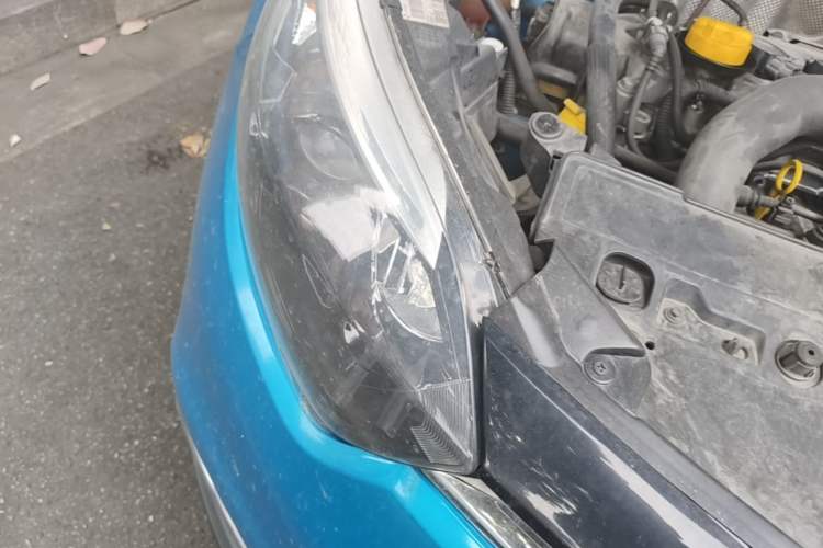 Used Renault Captur 2015 1.2T Automatic Comfort First Edition Right Front Headlight