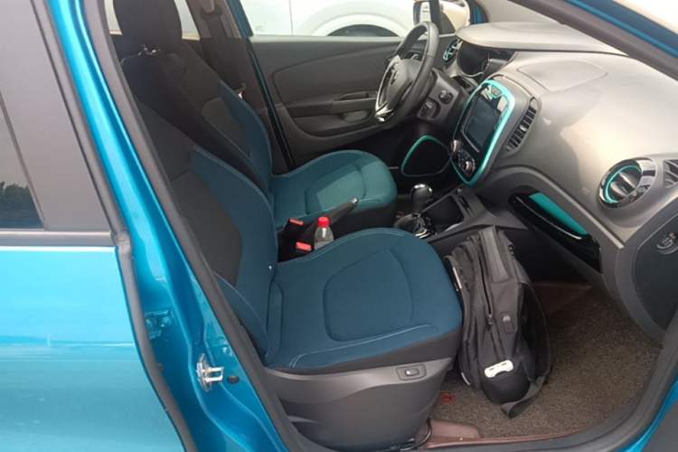Used Renault Captur 2015 1.2T Automatic Comfort First Edition Right Front Seat