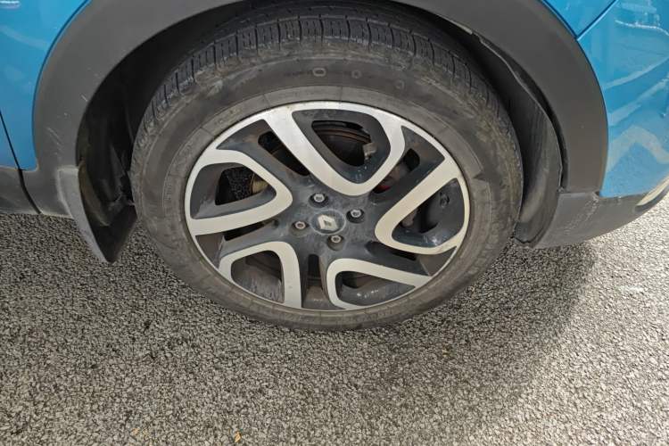 Used Renault Captur 2015 1.2T Automatic Comfort First Edition Right Front Wheel Hub