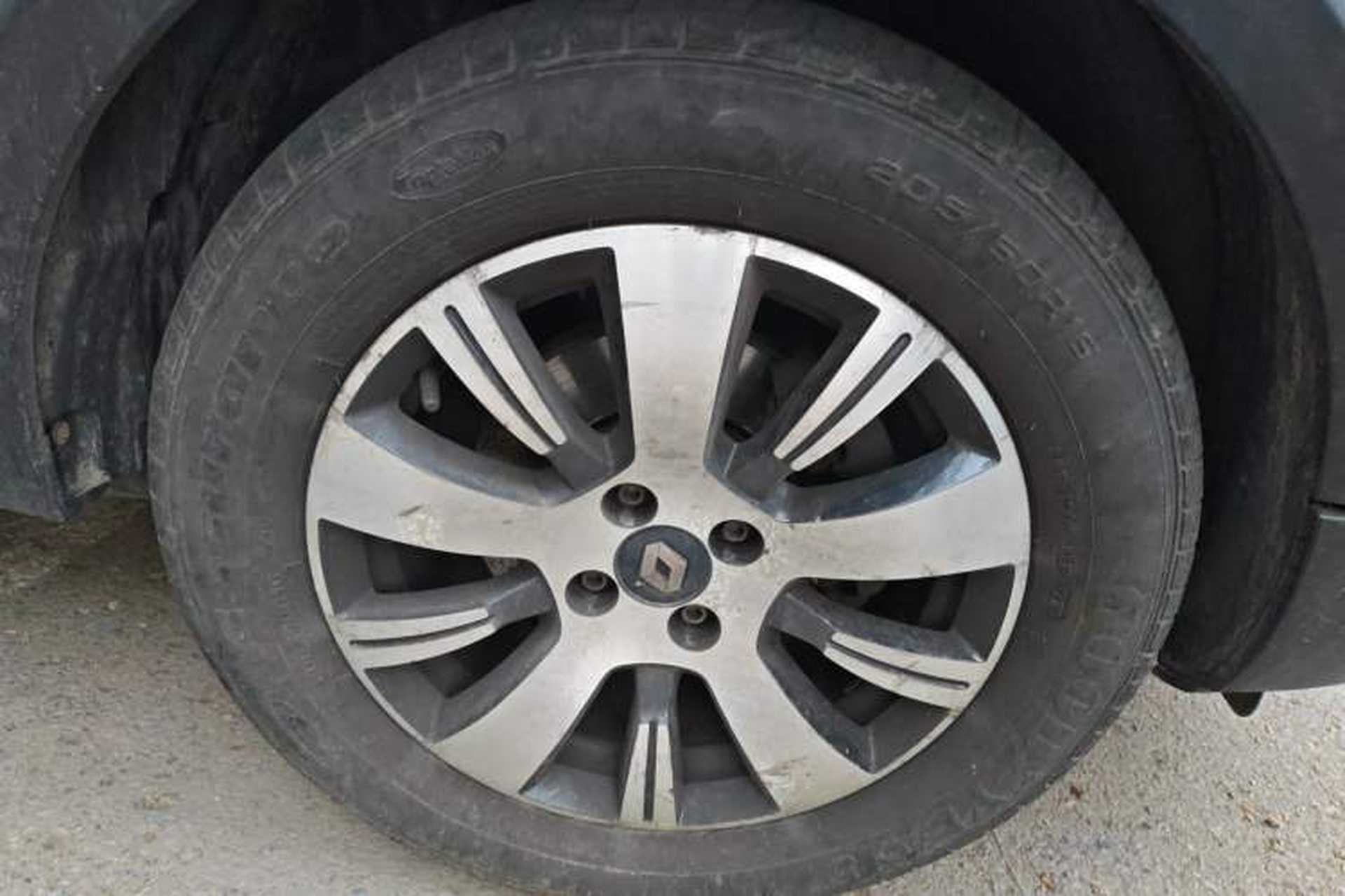 Used Renault Captur 2015 1.2T Automatic Standard Edition Right Front Wheel Hub