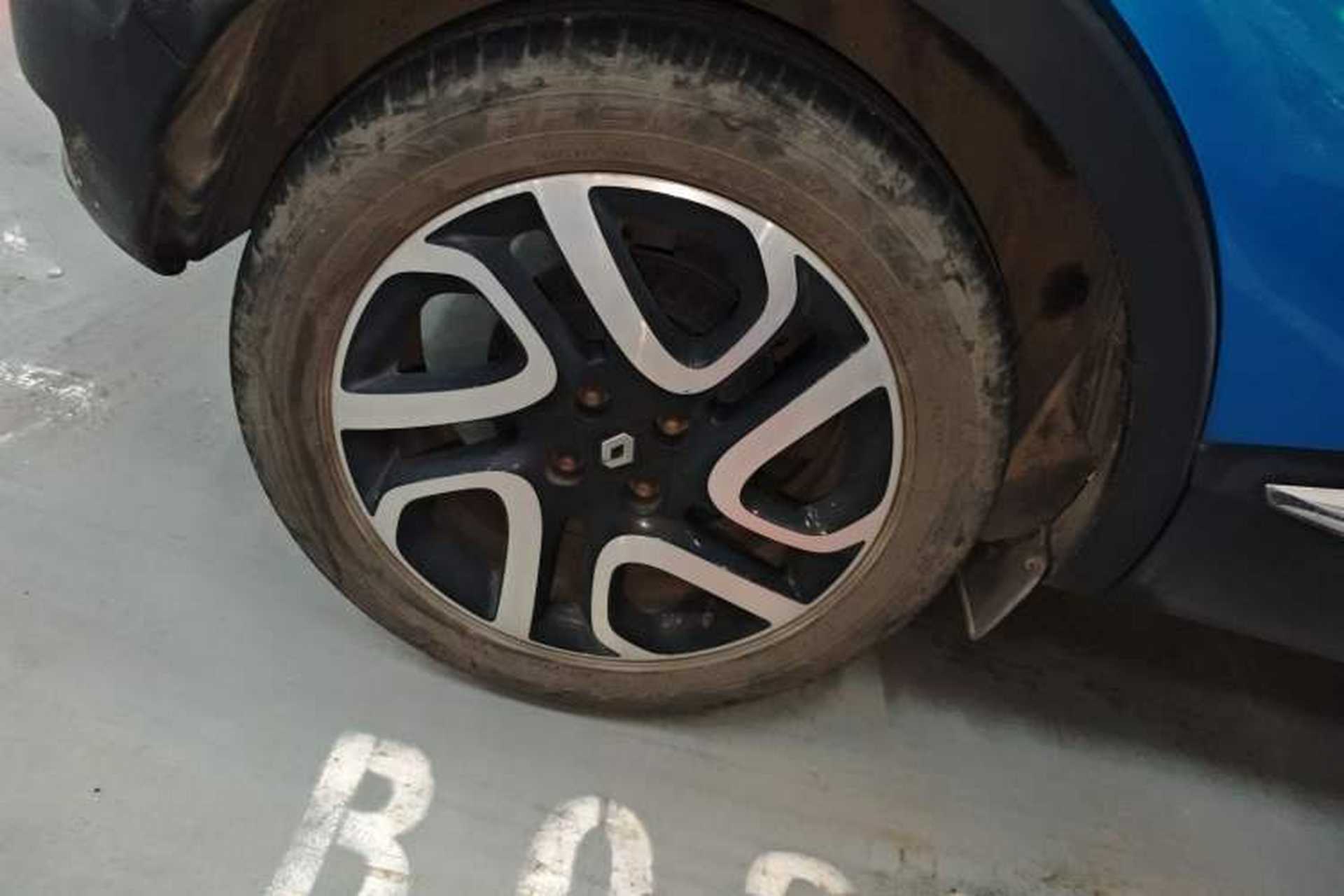 Used Renault Captur 2015 1.2T Automatic Comfort Edition Right Rear Wheel Hub