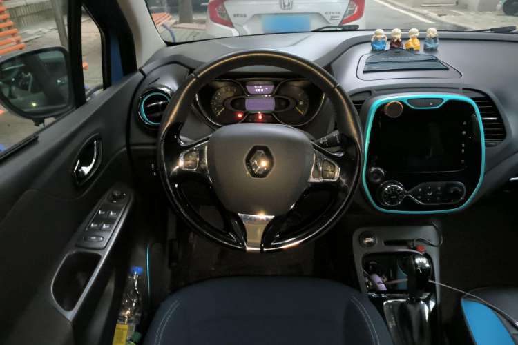 Used Renault Captur 2015 1.2T Automatic Comfort First Edition Steering Wheel